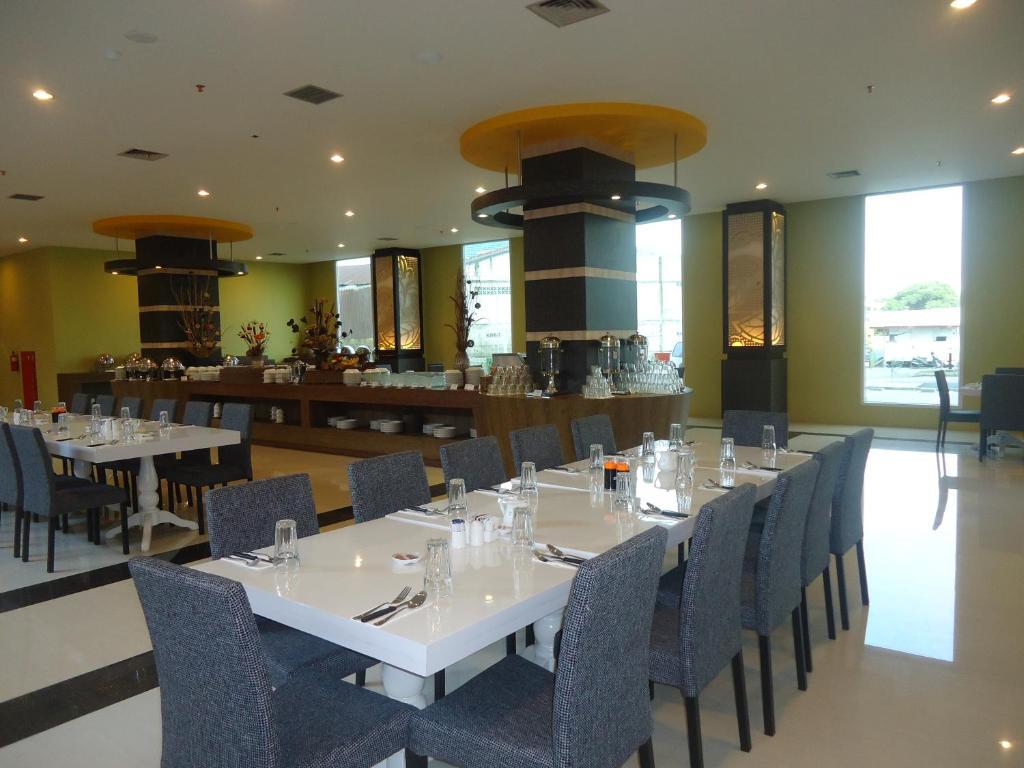 Hotel Olive Tangerang Zewnętrze zdjęcie