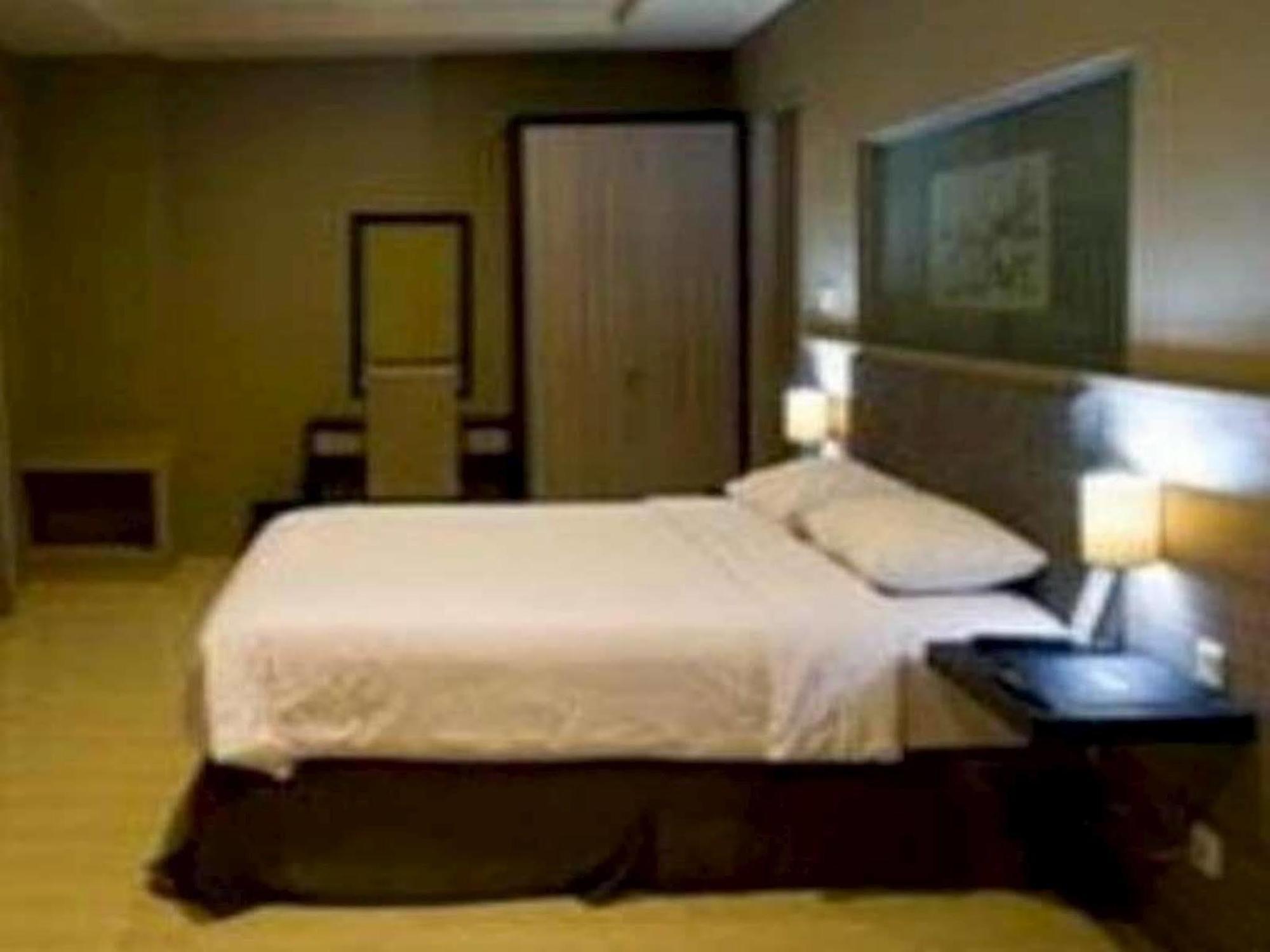 Hotel Olive Tangerang Zewnętrze zdjęcie