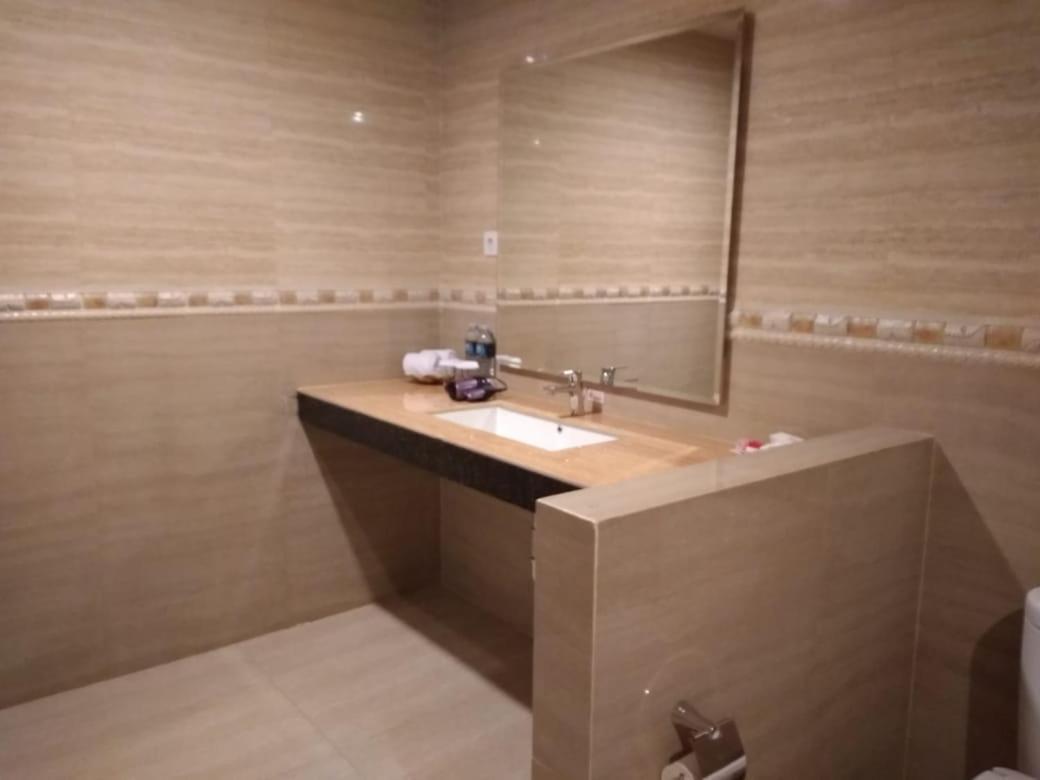 Hotel Olive Tangerang Zewnętrze zdjęcie